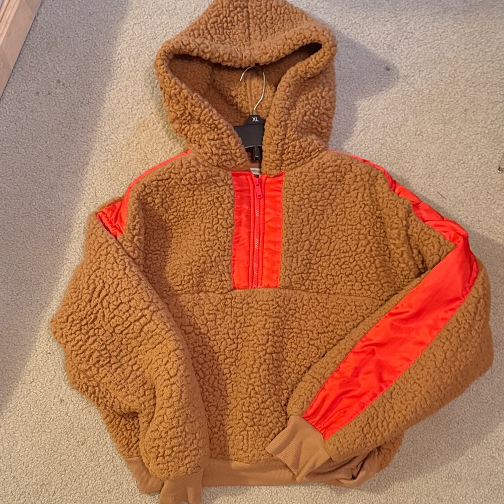 Sherpa hooded quarter zip. Size S from Express.